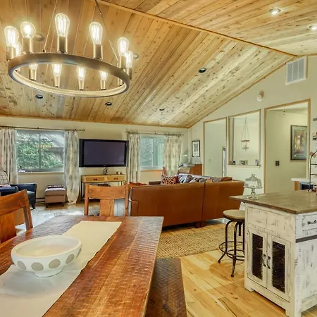 Tastefully-Updated, Classic Tahoe Family Home Truckee Exterior photo