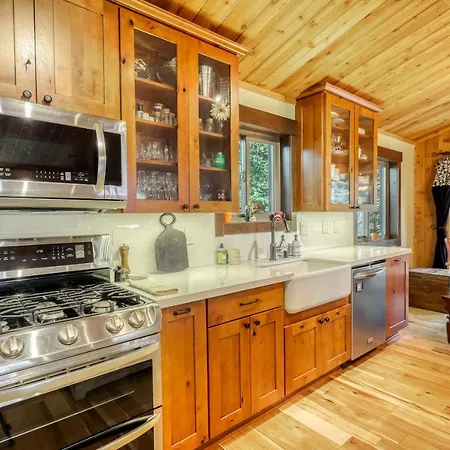 Tastefully-Updated, Classic Tahoe Family Home Truckee Exterior photo