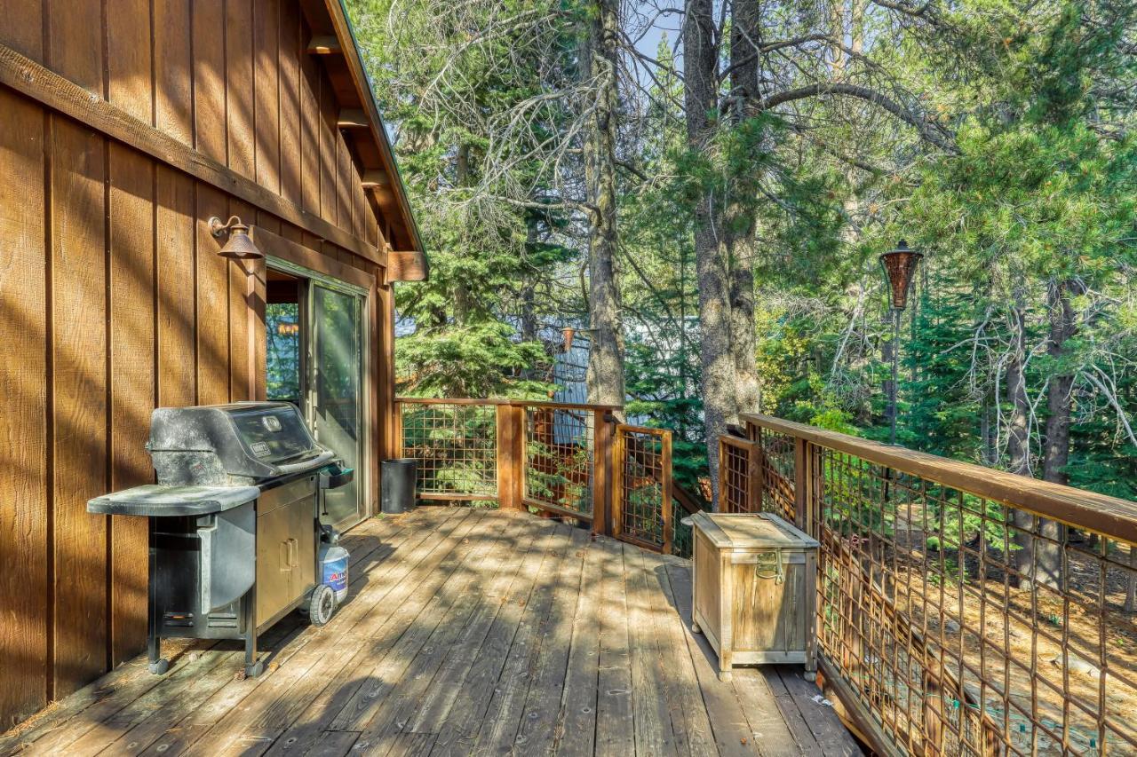 Tastefully-updated, Classic Tahoe Family Hébergement de vacances Truckee
