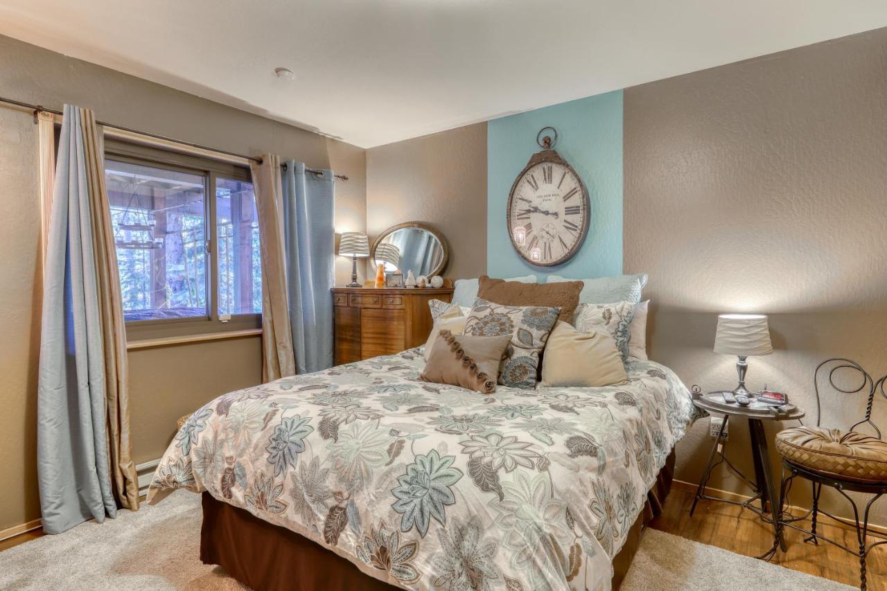 Tastefully-updated, Classic Tahoe Family Truckee